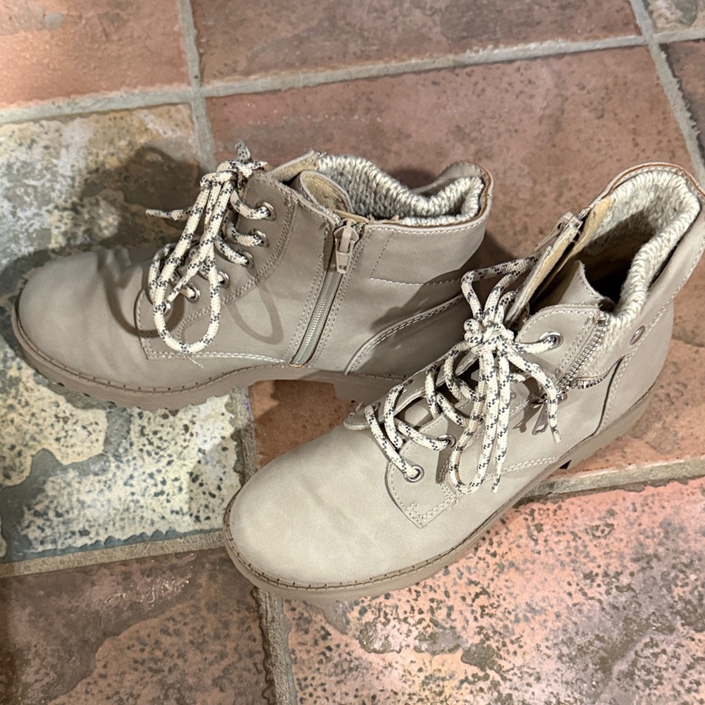Jellypop Beige Ankle Booties